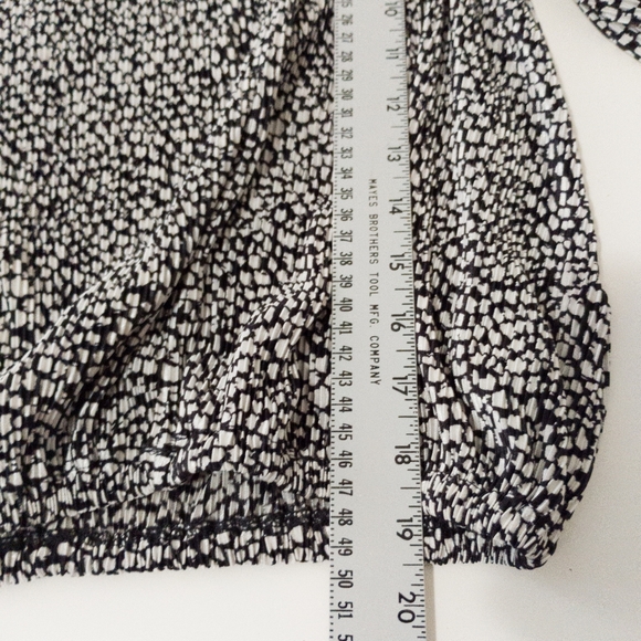 Zara Ruffle Top Size Medium - Picture 8 of 9